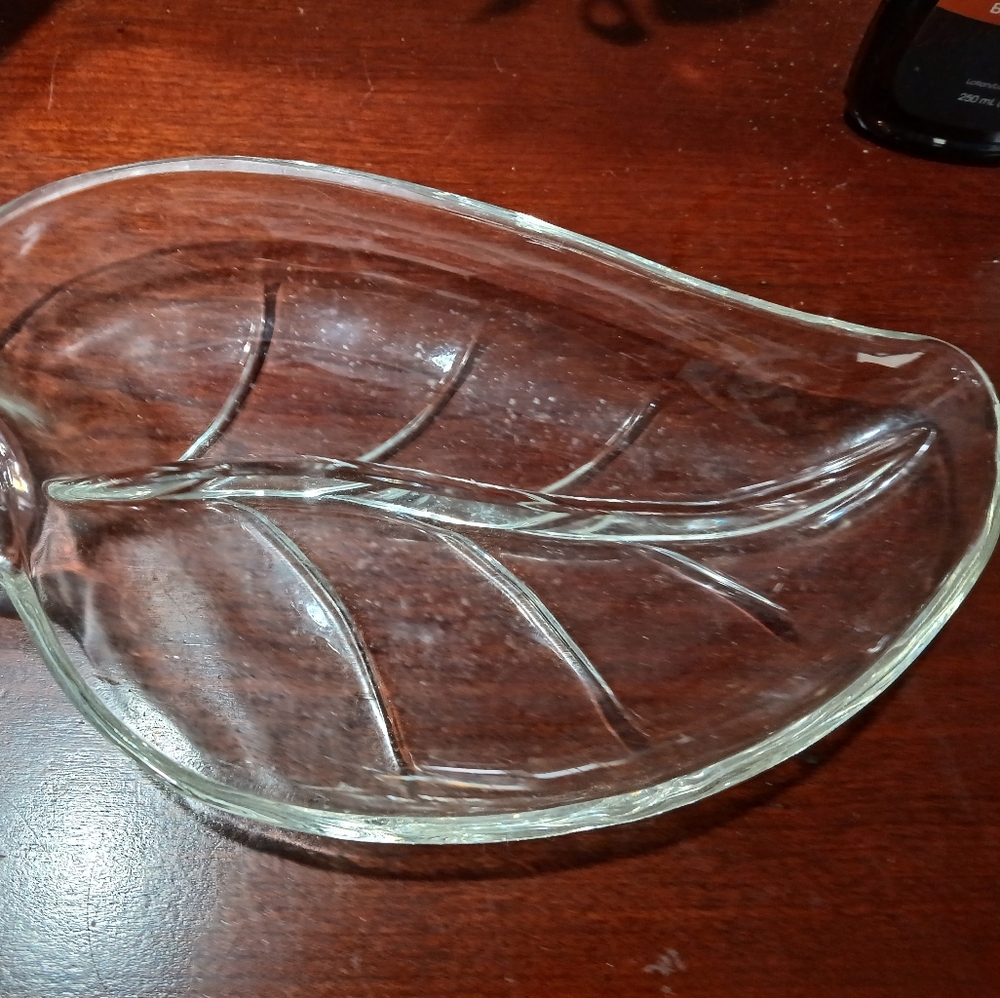 Clear Glass Leaf-Shaped Dish